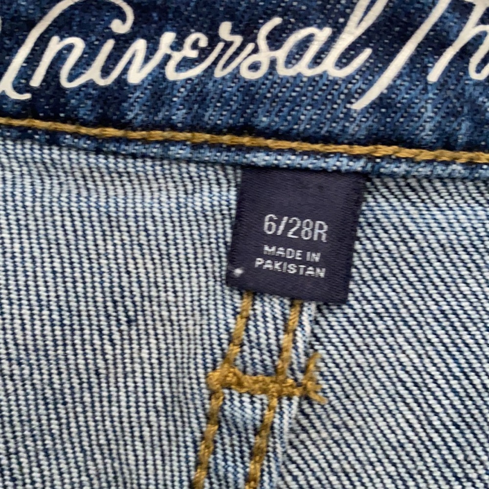 “Universal thread” capris - Picture 2 of 3
